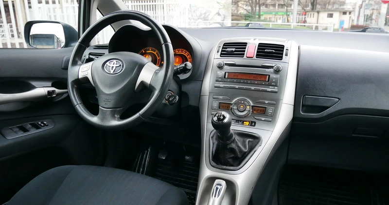 Toyota Auris cena 14800 przebieg: 210450, rok produkcji 2008 z Łazy małe 137